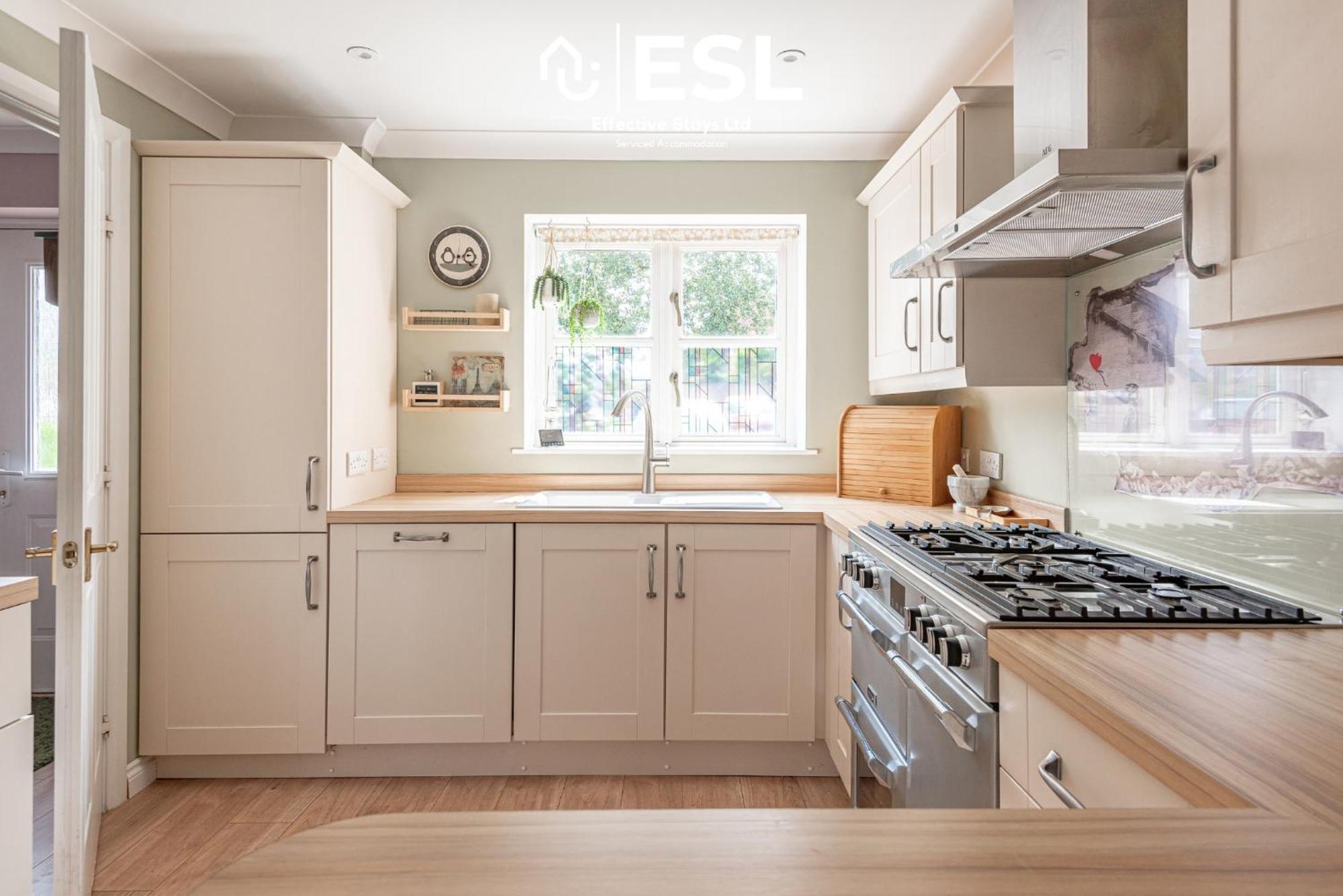 4 Bedroom Townhouse 10Mins Walk From Shrewsbury Town Centre With Parking 外观 照片